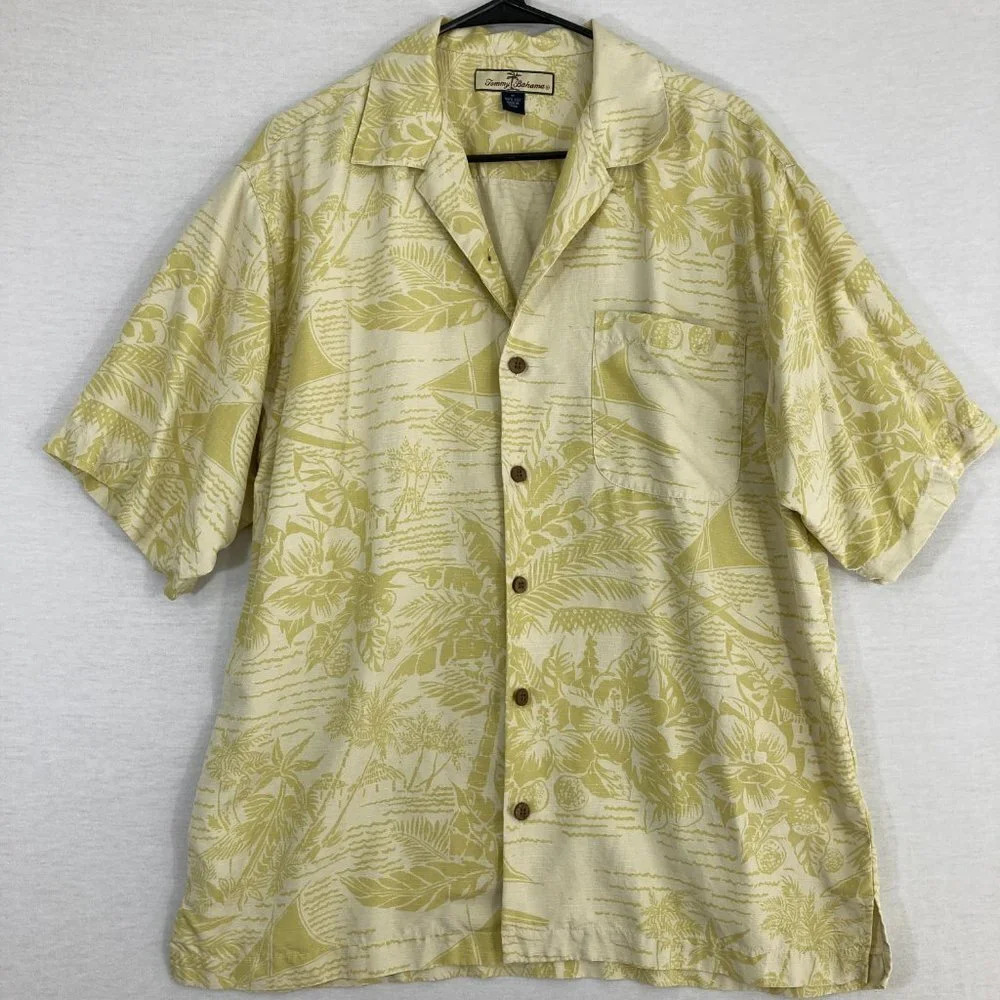 Tommy‎ Bahama Men’s 100% Silk Vacation Short Sleeve Button Down Medium